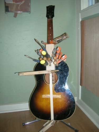 Resetting the neck and gluing the centre strip on '59 Gibson LG-2